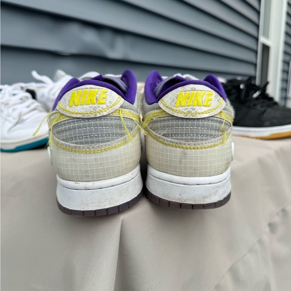 NIKE SB DUNK LOWS - Picture 2 of 6